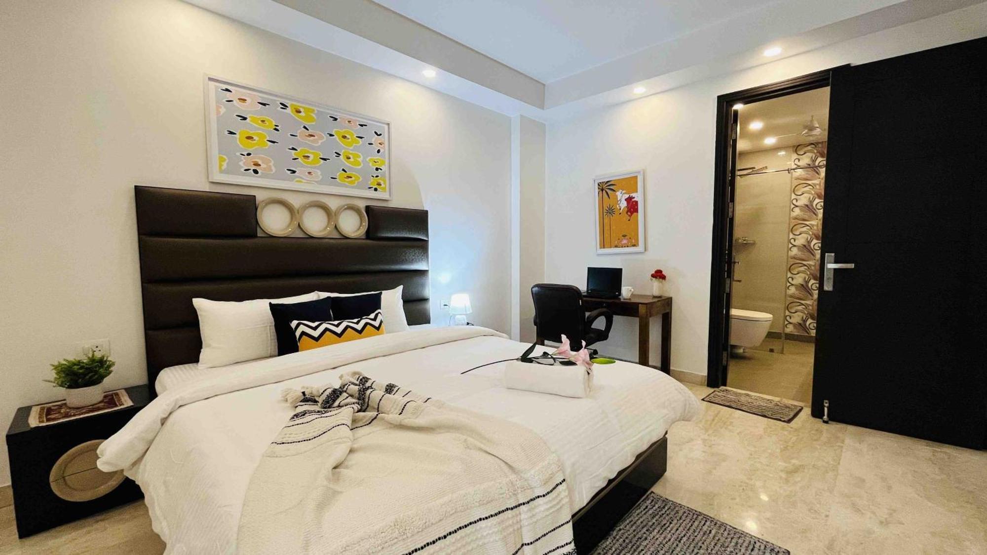 Apartment Bluo 3bhk - M Block Market @ Greater Kailash New Delhi