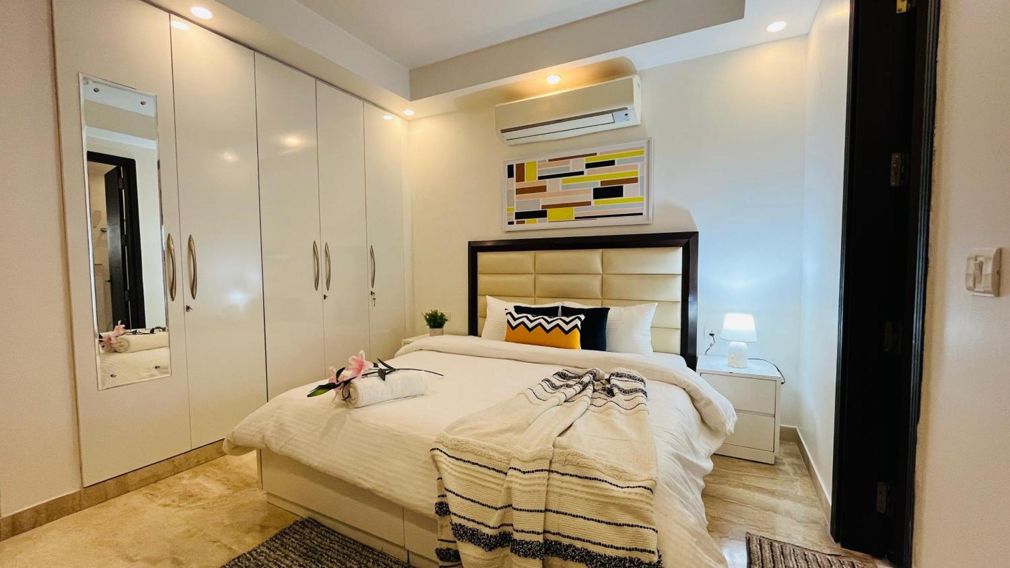 Bluo 3bhk - M Block Market @ Greater Kailash Apartment *
